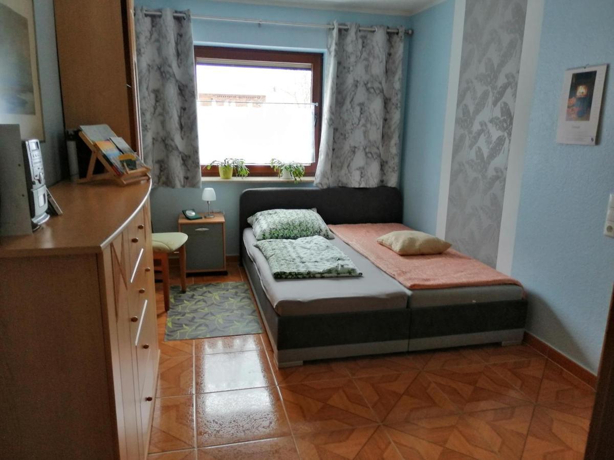 Appartement Ruhe Und Bequemlichkeit à Frauendorf  Extérieur photo